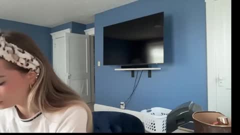 Snapshot of andreaelizabethxo chatting on September 22, 2:26 pm Andrea Elizabeth online show from September 22, 2:26 pm