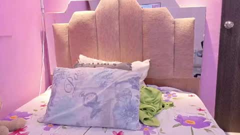 A n d r  e a S w e e t  online show from April 16, 8:30 pm