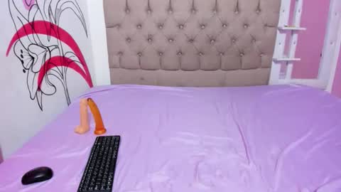 Sophie online show from January 8, 12:36 am