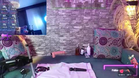 Snapshot of aneljones chatting on October 2, 5:23 am Anell online show from October 2, 5:23 am