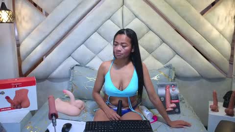 Snapshot of aneljones chatting on January 17, 3:55 am Anell online show from January 17, 3:55 am