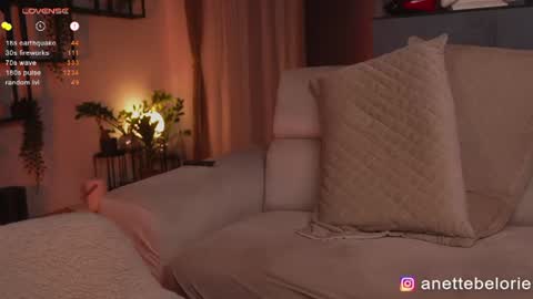 Anna online show from June 9, 2:49 pm