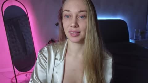 Snapshot of angel__blonde_ chatting on October 12, 8:11 pm angel blonde online show from October 12, 8:11 pm