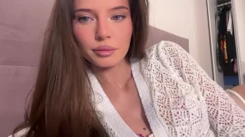 isia online show from April 5, 10:42 pm