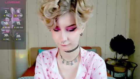 Snapshot of angel_julles chatting on November 1, 2:16 am Angel Dust online show from November 1, 2:16 am