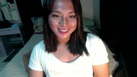 angel_ofdream online show from May 19, 7:59 am