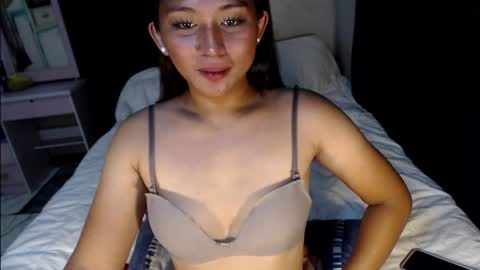 angel_ofdream online show from May 12, 12:52 am