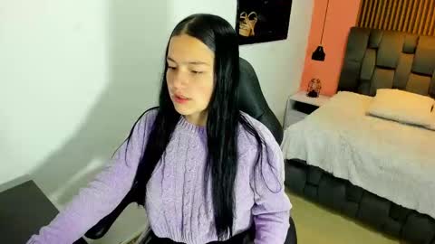 Snapshot of angel_pink11 chatting on October 7, 3:44 am angel_pink11 online show from October 7, 3:44 am