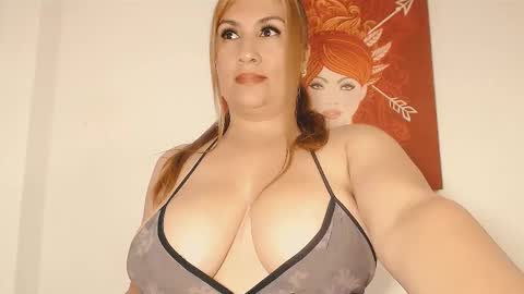 Snapshot of angela_doll01 chatting on February 28, 5:48 pm angela online show from February 28, 5:48 pm