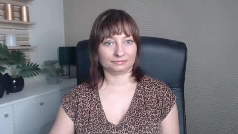 Angela online show from December 16, 6:52 am