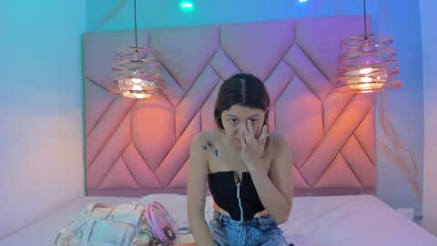 Snapshot of angelaa_cute chatting on January 20, 11:56 am ANGELA online show from January 20, 11:56 am