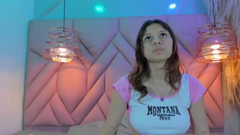 Snapshot of angelaa_cute chatting on December 30, 12:20 pm ANGELA online show from December 30, 12:20 pm