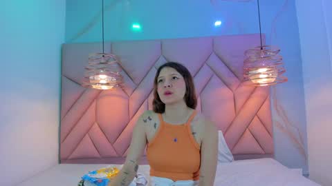 Snapshot of angelaa_cute chatting on January 17, 12:42 pm ANGELA online show from January 17, 12:42 pm