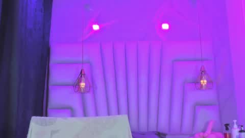 ANGELA online show from April 9, 12:10 pm