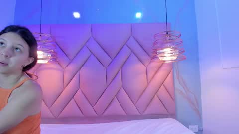 Snapshot of angelaa_cute chatting on March 12, 12:15 pm ANGELA online show from March 12, 12:15 pm