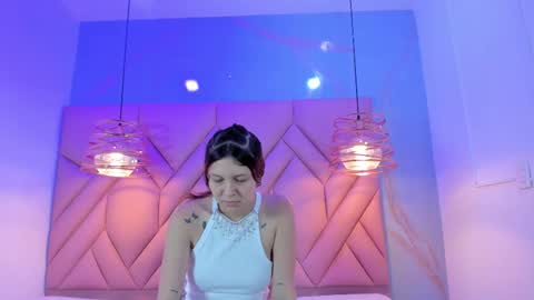 Snapshot of angelaa_cute chatting on March 11, 12:17 pm ANGELA online show from March 11, 12:17 pm