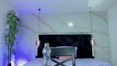 Snapshot of angelaa_cute chatting on September 16, 1:19 pm ANGELA online show from September 16, 1:19 pm