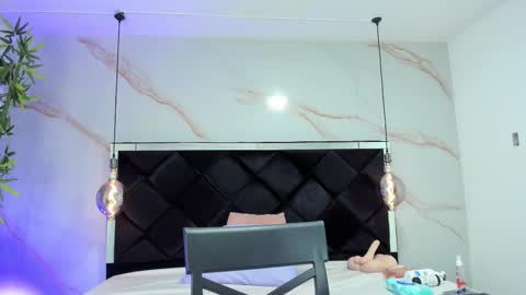 Snapshot of angelaa_cute chatting on September 20, 1:31 pm ANGELA online show from September 20, 1:31 pm