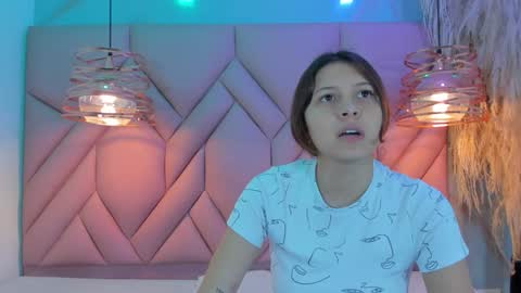 Snapshot of angelaa_cute chatting on January 7, 11:58 am ANGELA online show from January 7, 11:58 am