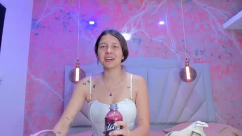 Snapshot of angelaa_cute chatting on January 23, 12:09 pm ANGELA online show from January 23, 12:09 pm