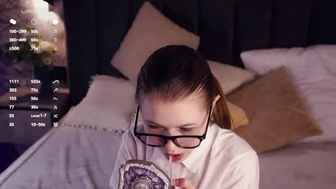 Mary online show from April 9, 12:32 pm