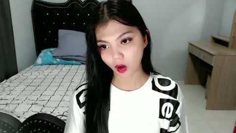 Snapshot of angelari_slut chatting on January 26, 5:13 am angelari_slut online show from January 26, 5:13 am