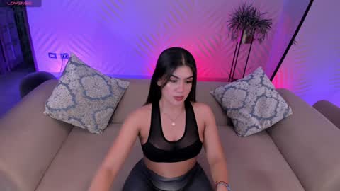 Snapshot of angelicavega_ chatting on January 22, 6:10 pm Angelica Vega online show from January 22, 6:10 pm