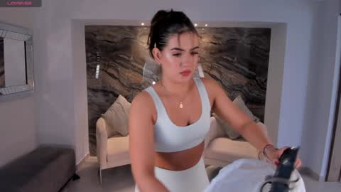 Snapshot of angelicavega_ chatting on January 17, 6:33 pm Angelica Vega online show from January 17, 6:33 pm