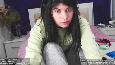 Snapshot of angelika_rouge chatting on February 18, 12:49 pm Angelika Rouge online show from February 18, 12:49 pm