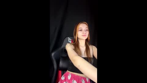 angelinalovel1 online show from June 4, 8:35 pm