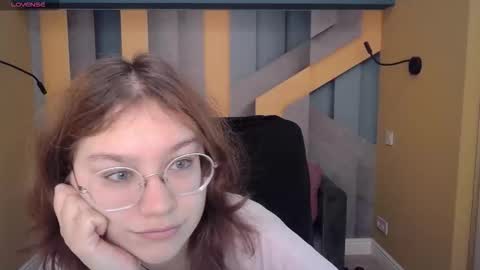 AngelinaLow online show from November 2, 6:28 am