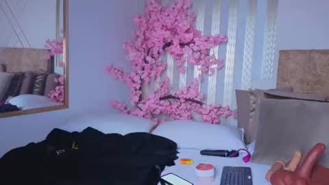 angelinarouse_ online show from June 8, 8:30 pm