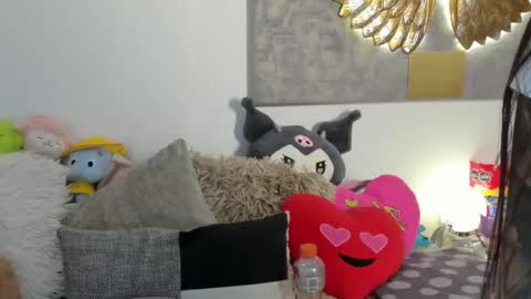 Angeline Smith  online show from December 21, 6:39 am