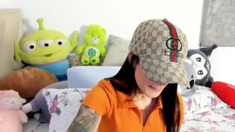 Snapshot of angeline__smith chatting on October 5, 3:44 am Angeline Smith online show from October 5, 3:44 am