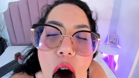 Snapshot of angeline_blake chatting on February 6, 7:40 pm Angeline online show from February 6, 7:40 pm