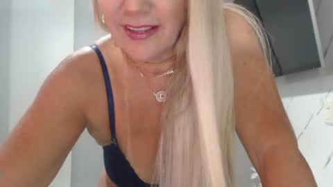 angelinna_12 online show from June 25, 4:12 am