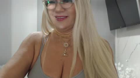 angelinna_12 online show from June 13, 8:12 am