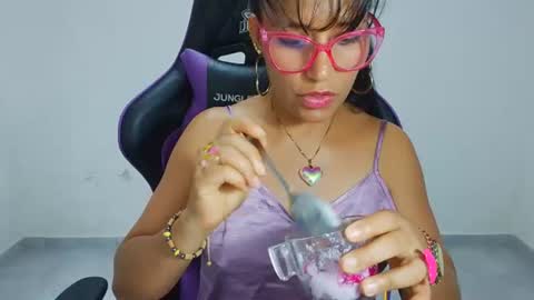 angela online show from July 12, 9:37 pm