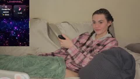 MidnightAngel online show from April 4, 2:49 pm