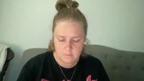 Snapshot of angeloflight273360 chatting on October 19, 9:28 pm Angel of Light online show from October 19, 9:28 pm