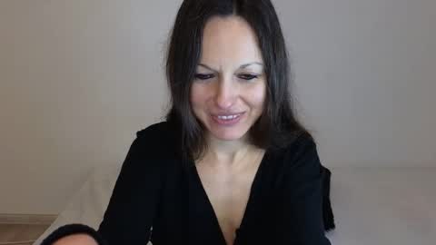 Giulia online show from February 7, 1:59 pm