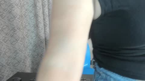 Snapshot of angelswets chatting on January 27, 1:30 pm ANGIE online show from January 27, 1:30 pm