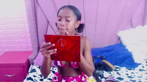 Snapshot of angeyapetite chatting on December 3, 12:05 pm Anyega online show from December 3, 12:05 pm
