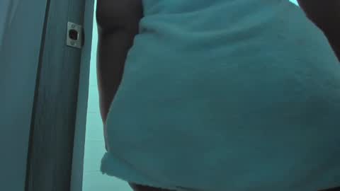 Snapshot of angi_sousxx3 chatting on February 11, 8:37 am angi online show from February 11, 8:37 am