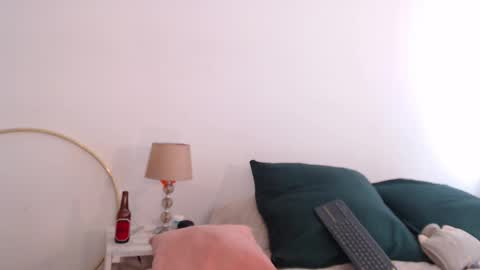 Snapshot of angie_nova1 chatting on February 9, 8:02 pm Angie online show from February 9, 8:02 pm