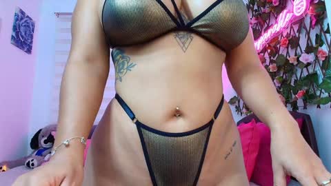 laura  online show from December 20, 6:23 pm