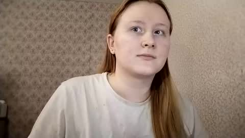 Snapshot of anika_lipps chatting on September 14, 8:45 am Anika online show from September 14, 8:45 am
