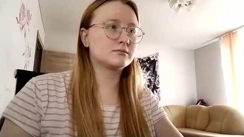 Snapshot of anika_lipps chatting on October 18, 9:12 am Anika online show from October 18, 9:12 am