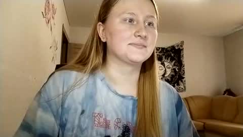 Snapshot of anika_lipps chatting on September 18, 1:31 pm Anika online show from September 18, 1:31 pm