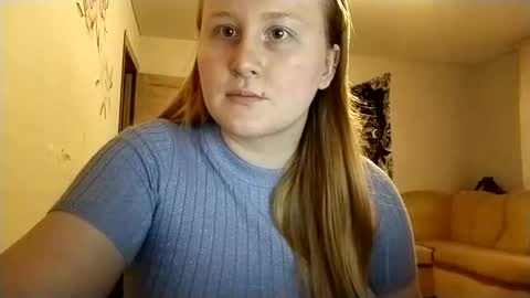 Snapshot of anika_lipps chatting on September 29, 3:50 pm Anika online show from September 29, 3:50 pm